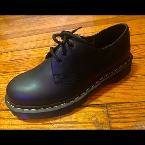 1461 smooth leather platform shoes (never worn) (brand new)